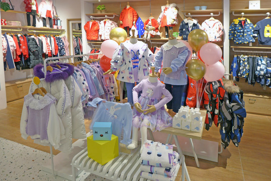 怡红院儿童服饰 传统美学与现代童趣的融合