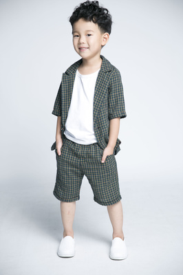 光影童年 儿童写真原片中的服饰美学与成长印记