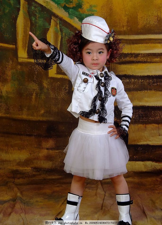 时光里的纯真剪影 儿童写真中的服饰美学